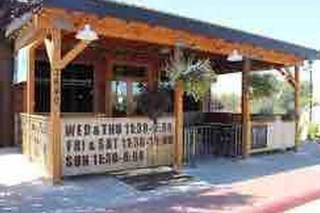 Country Charmer Single Story Cottage Pet Friendly Loomis Extérieur photo